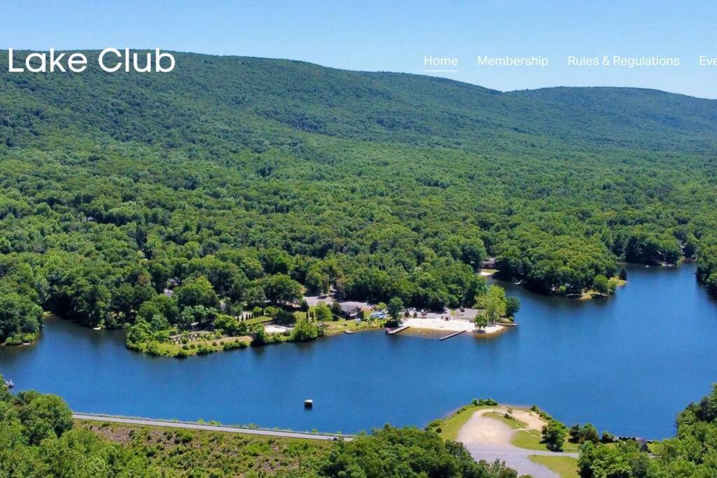 Mountain Lake Retreat - Hot Tub, Lake, Fire Pit, Wineries, Restaurant Харпърс Фери Екстериор снимка