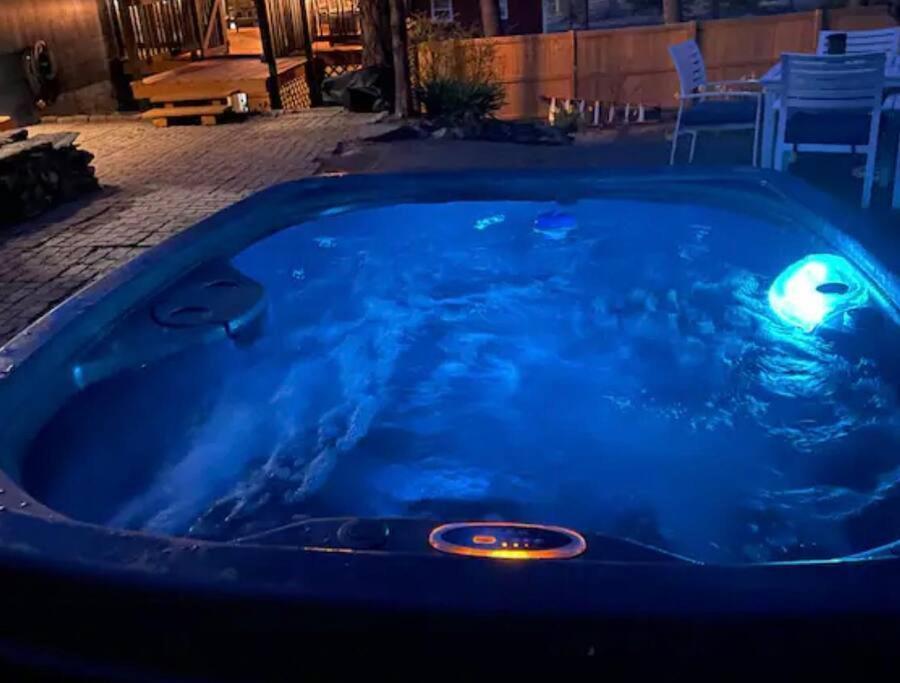 Mountain Lake Retreat - Hot Tub, Lake, Fire Pit, Wineries, Restaurant Харпърс Фери Екстериор снимка