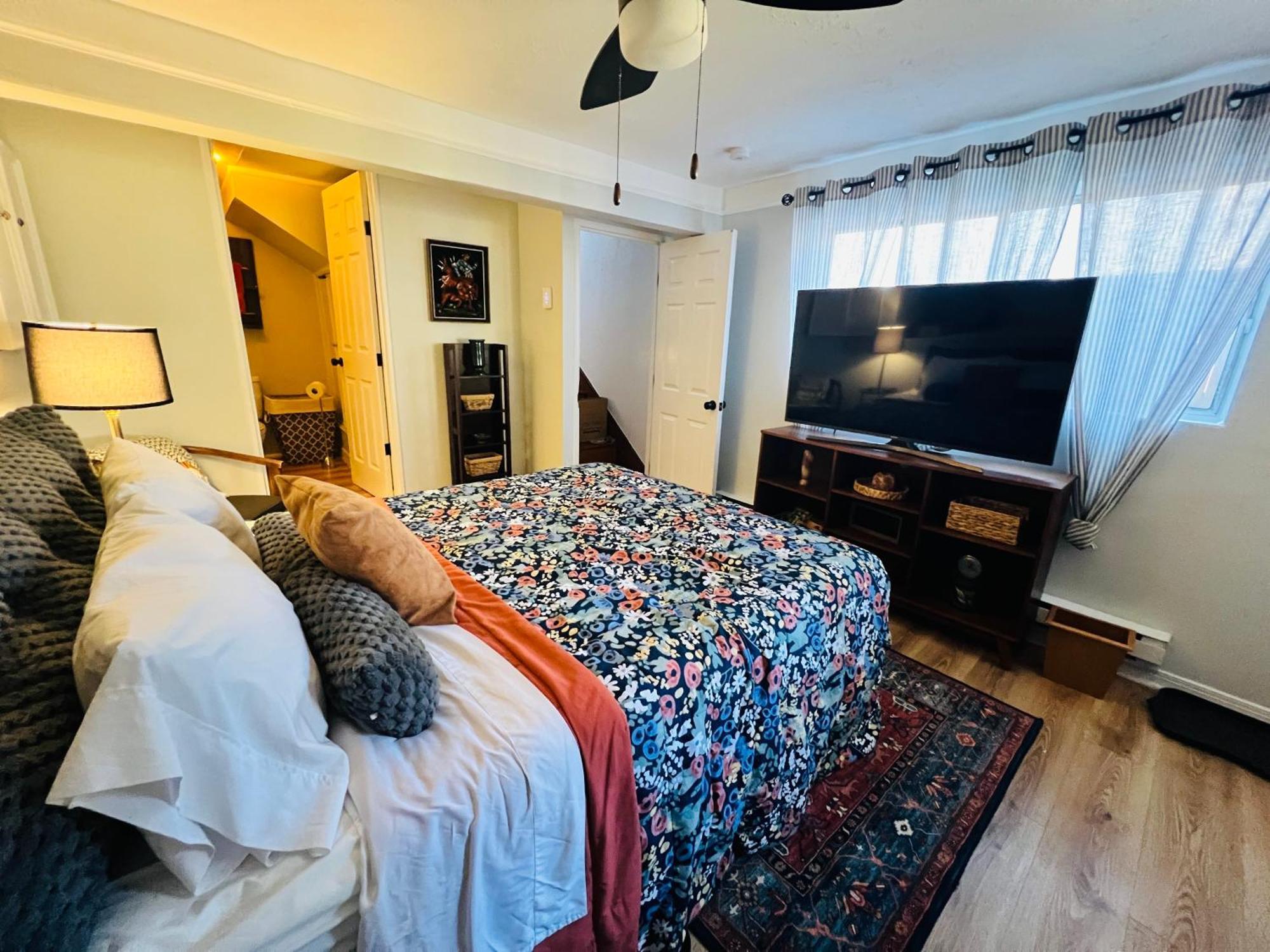 Mountain Lake Retreat - Hot Tub, Lake, Fire Pit, Wineries, Restaurant Харпърс Фери Екстериор снимка
